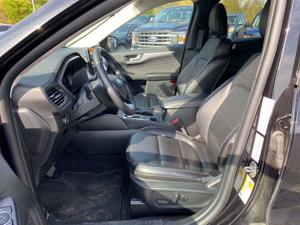 2025 Ford Escape Platinum photo 3