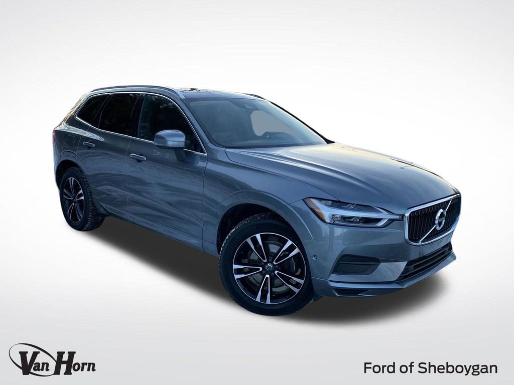 2019 Volvo XC60 Momentum's photo