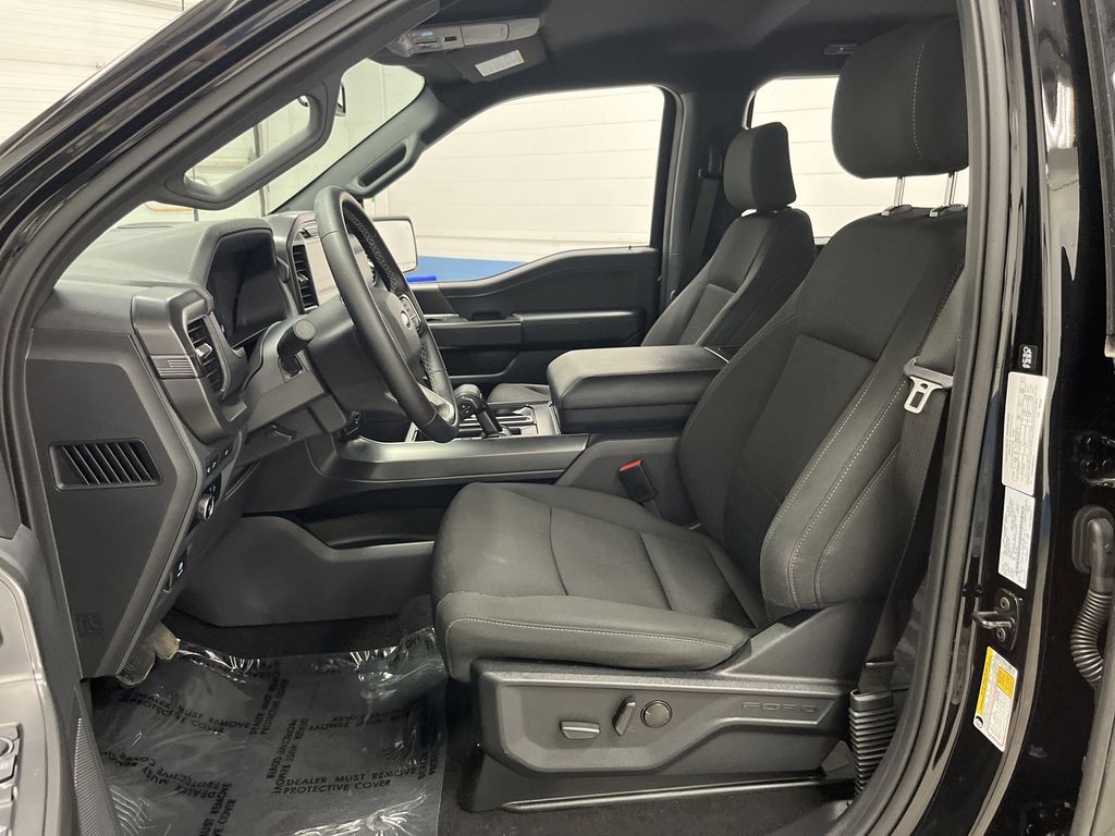 2024 Ford F-150 XLT photo 4