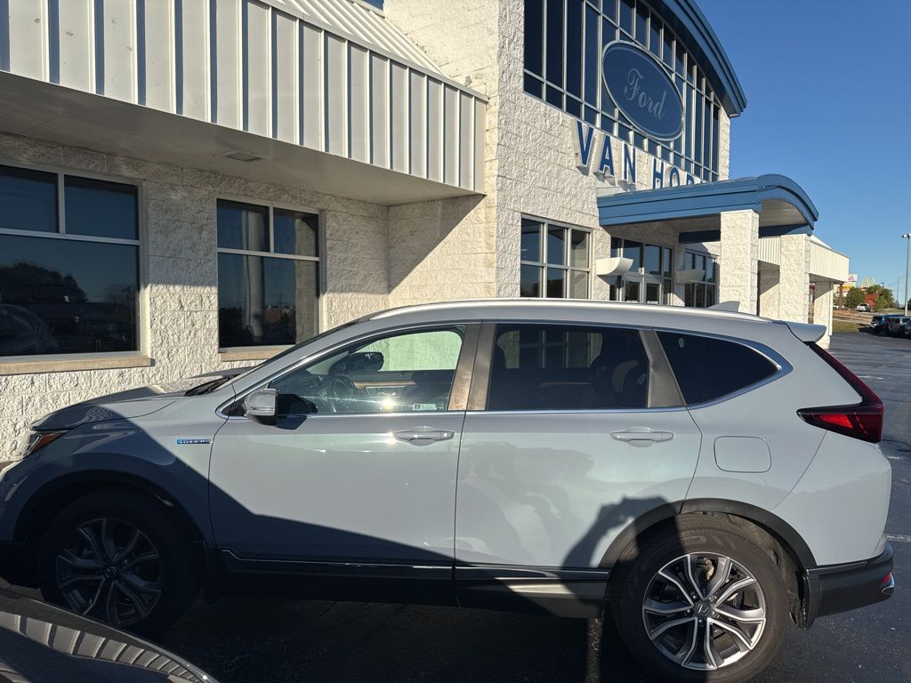 2022 Honda CR-V Hybrid Touring photo 2