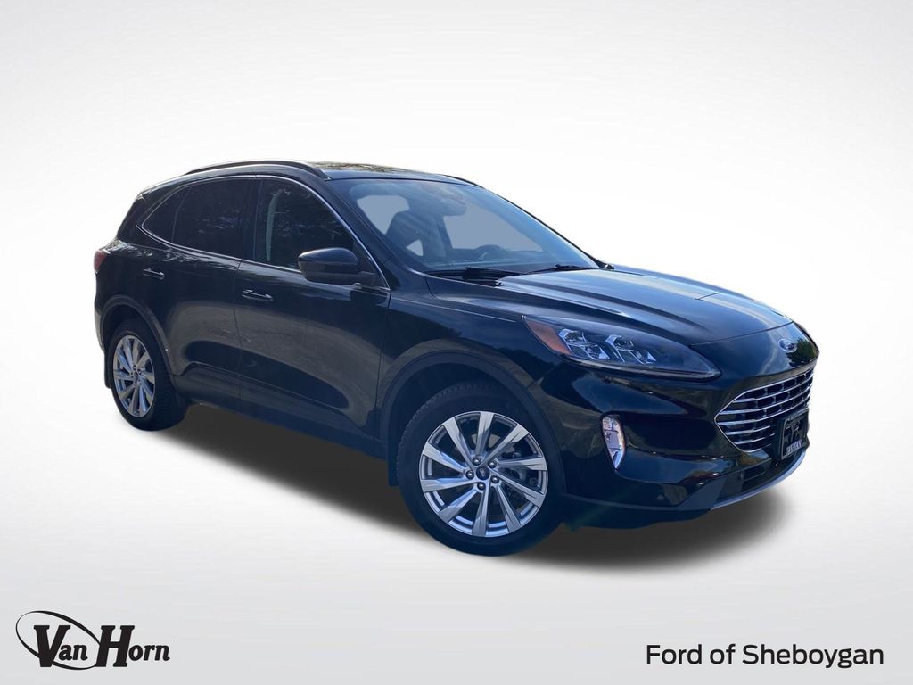 2021 Ford Escape Titanium's photo