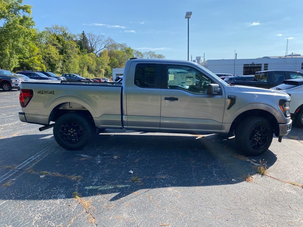 2025 Ford F-150 STX photo 4