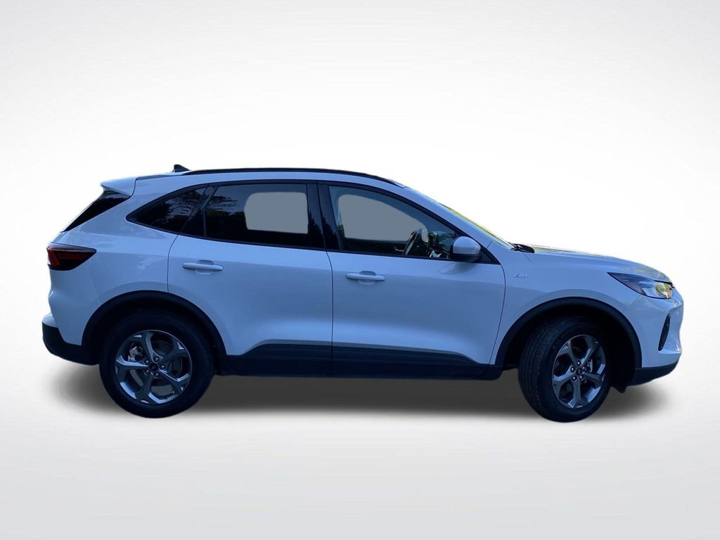 2025 Ford Escape ST-Line Select photo 2