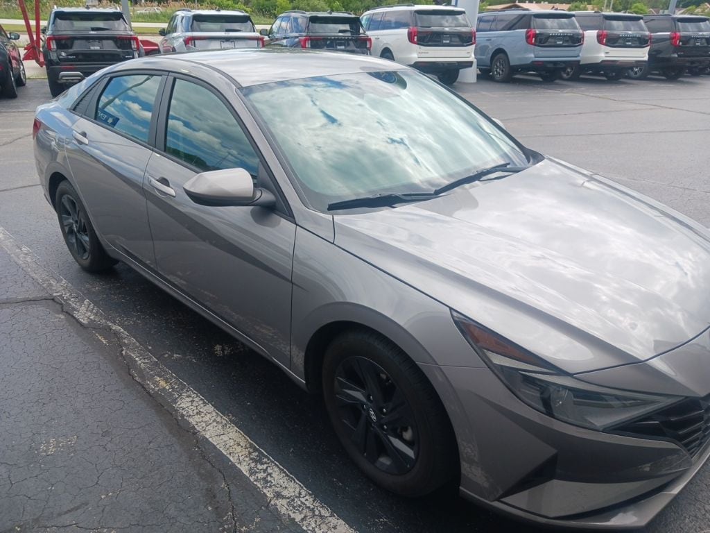 Used 2022 Hyundai Elantra SEL Sedan