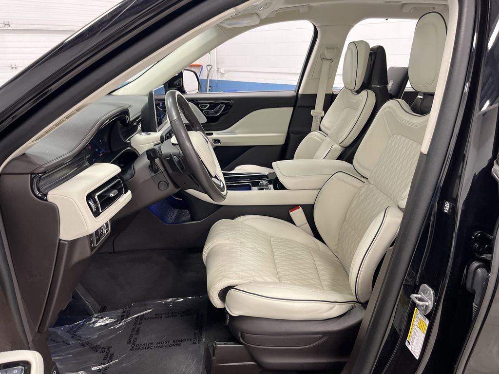 2023 Lincoln Aviator Black Label Grand Touring photo 4