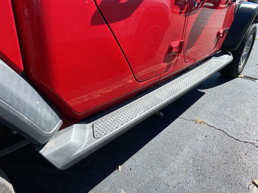 2020 Jeep Gladiator Sport photo 3