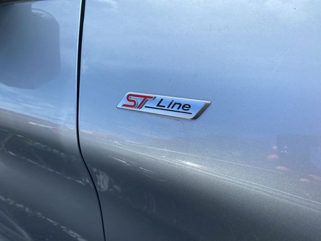 2023 Ford Explorer ST-Line photo 3