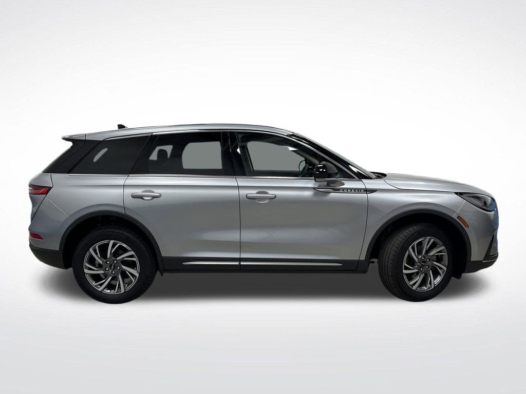 2024 Lincoln Corsair Premiere photo 2