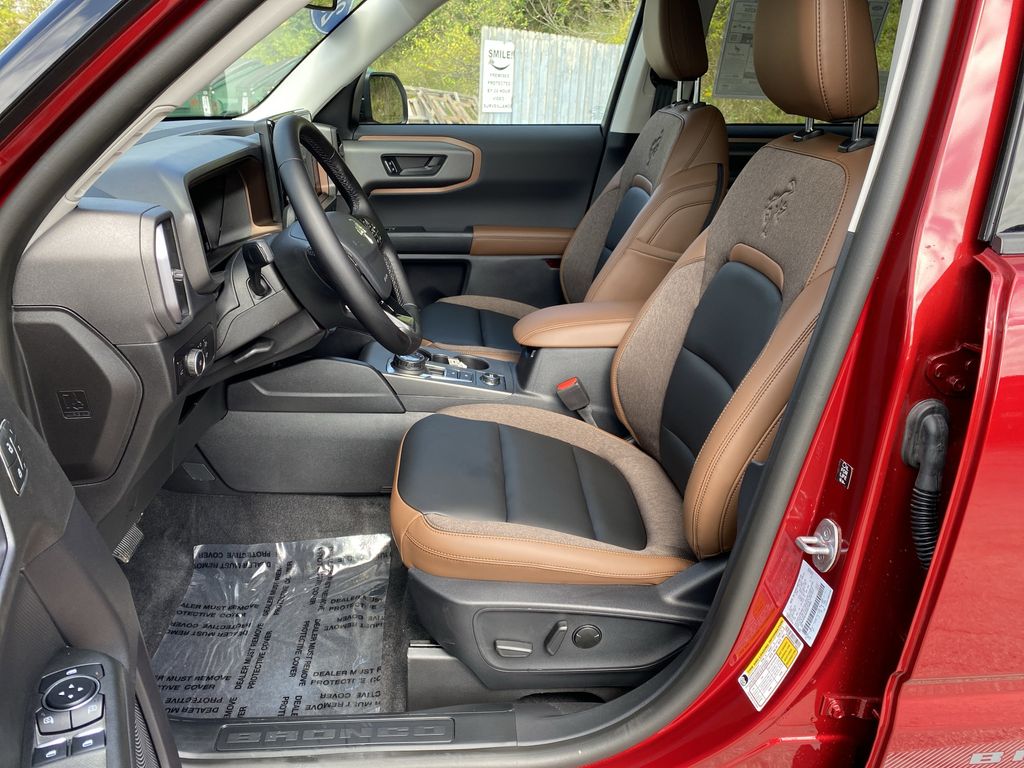 2025 Ford Bronco Sport Outer Banks photo 4