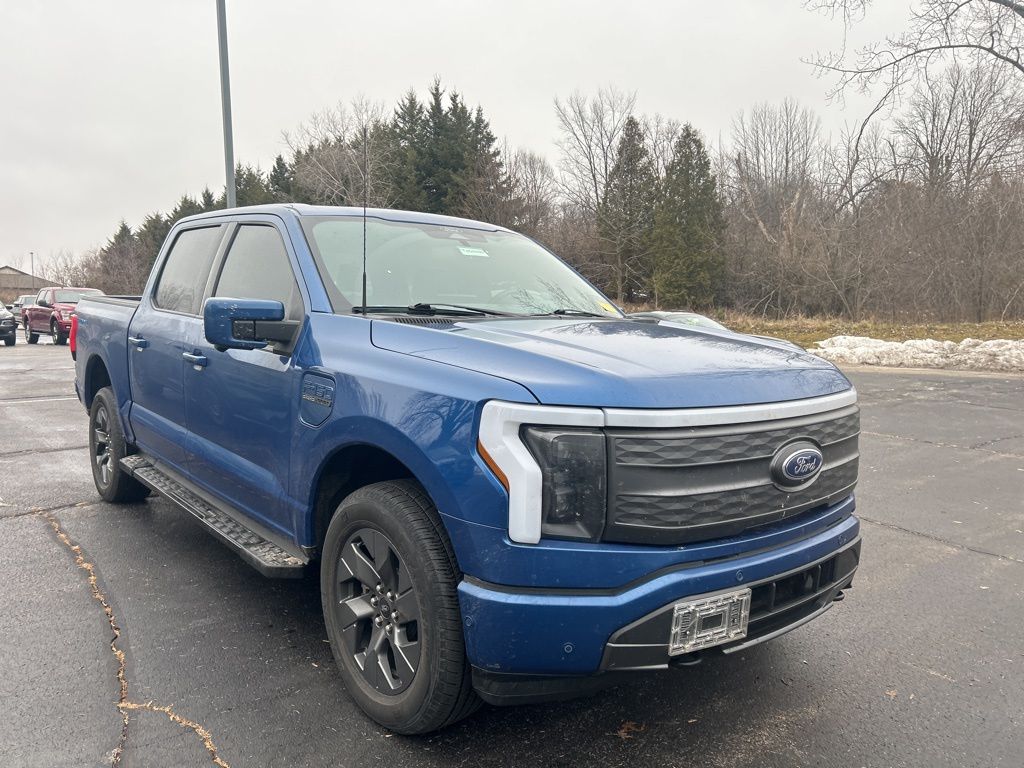 2022 Ford F-150 Lightning Lariat's photo