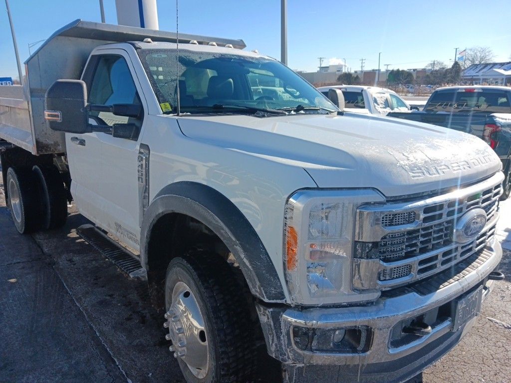 2023 Ford F-450 Super Duty Chassis Cab XL's photo
