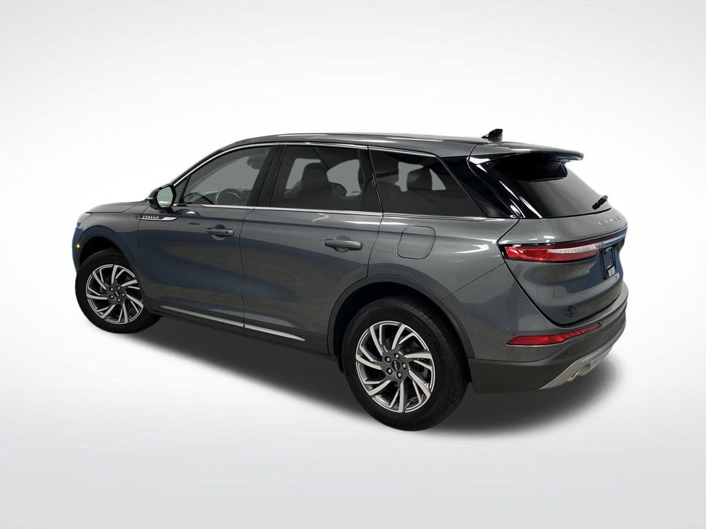 2023 Lincoln Corsair Standard photo 3