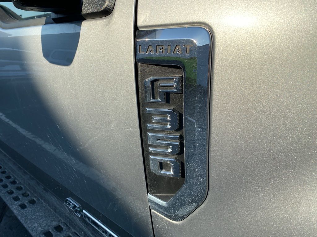 2022 Ford F-350 photo 2