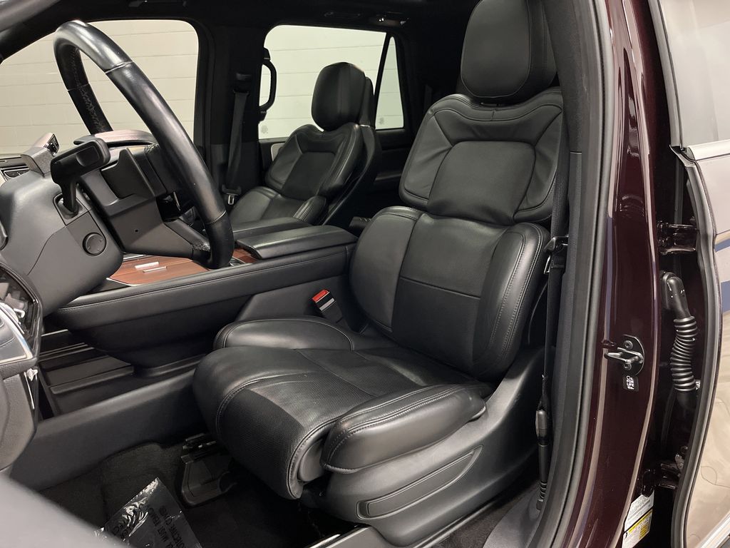 2024 Lincoln Navigator L Reserve photo 2