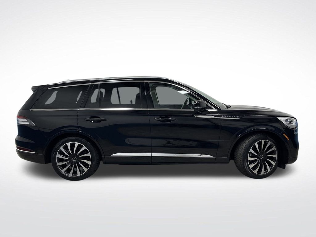 2023 Lincoln Aviator Black Label Grand Touring photo 2