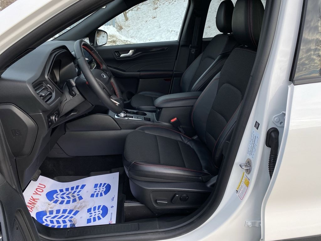 Certified 2025 Ford Escape Hybrid ST-Line Select SUV