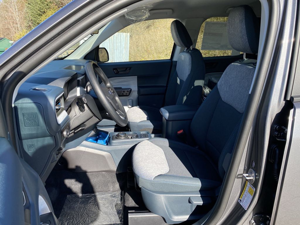 2025 Ford Maverick XLT photo 3