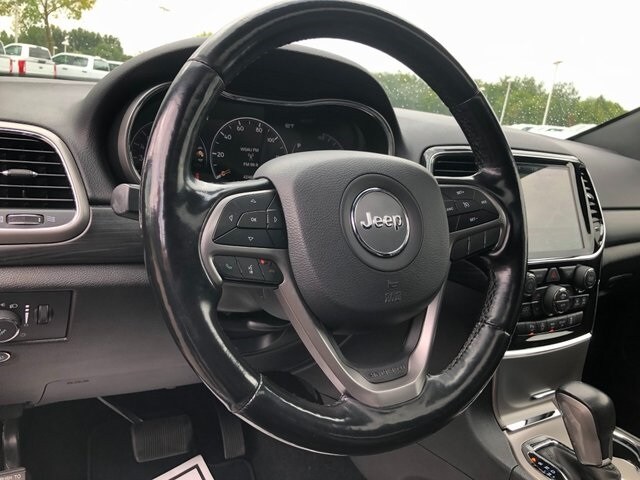 2021 Jeep Grand Cherokee Laredo X photo 3