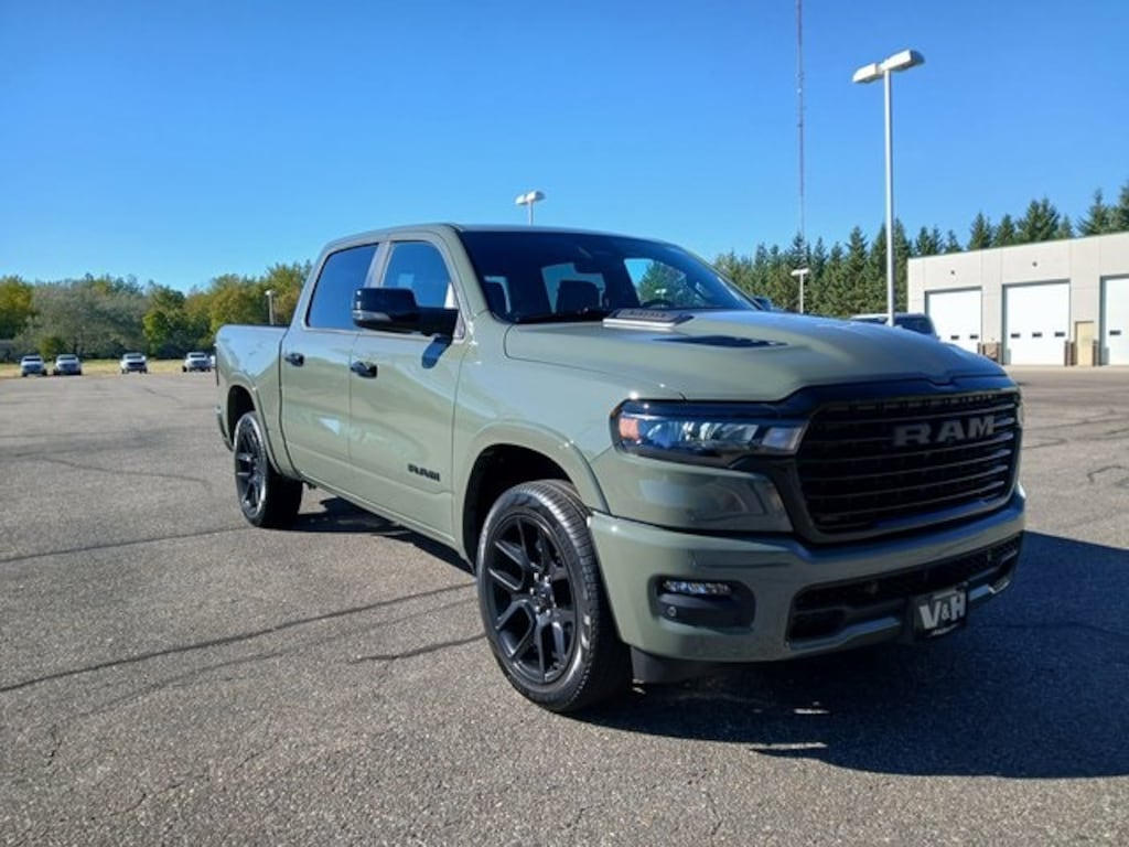 New 2026 Ram 1500 LARAMIE CREW CAB 4X4 5'7 BOX Pickup