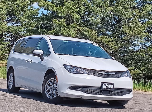 2023 Chrysler Voyager LX's photo