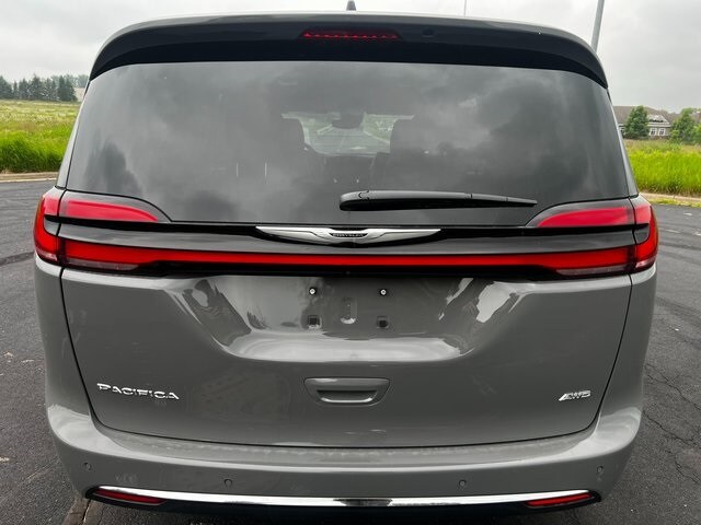 2025 Chrysler Pacifica photo 4