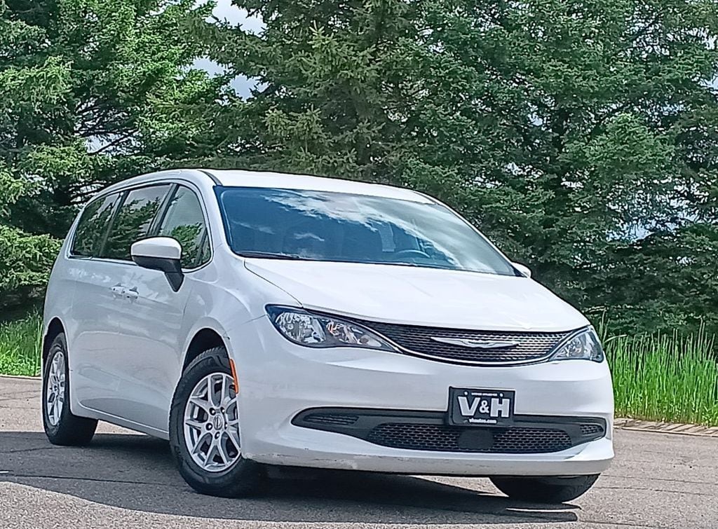 2023 Chrysler Voyager Minivan/Van 