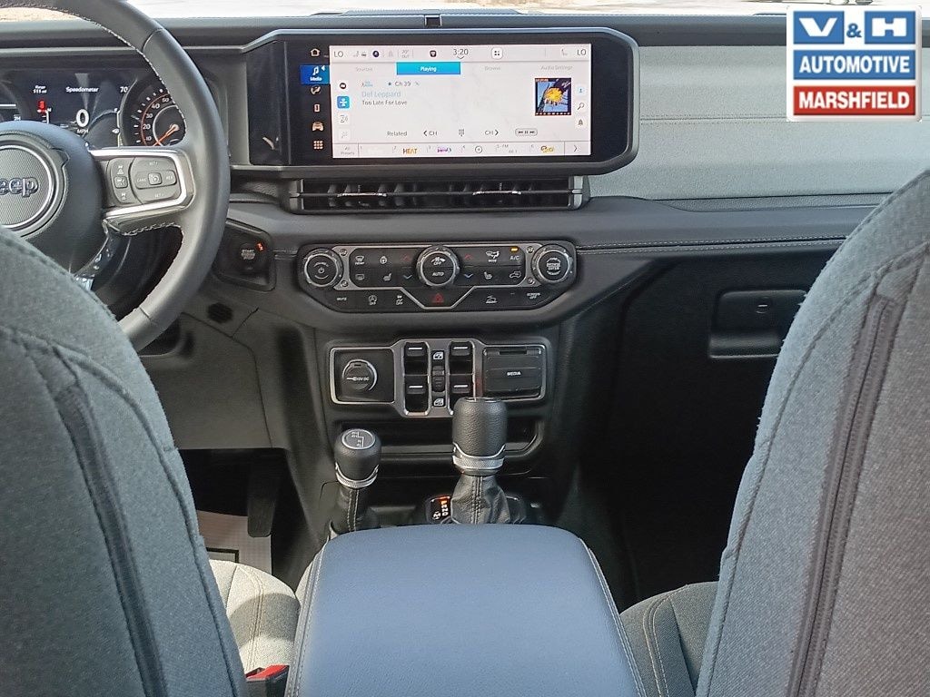 Used 2025 Jeep Wrangler Sahara SUV