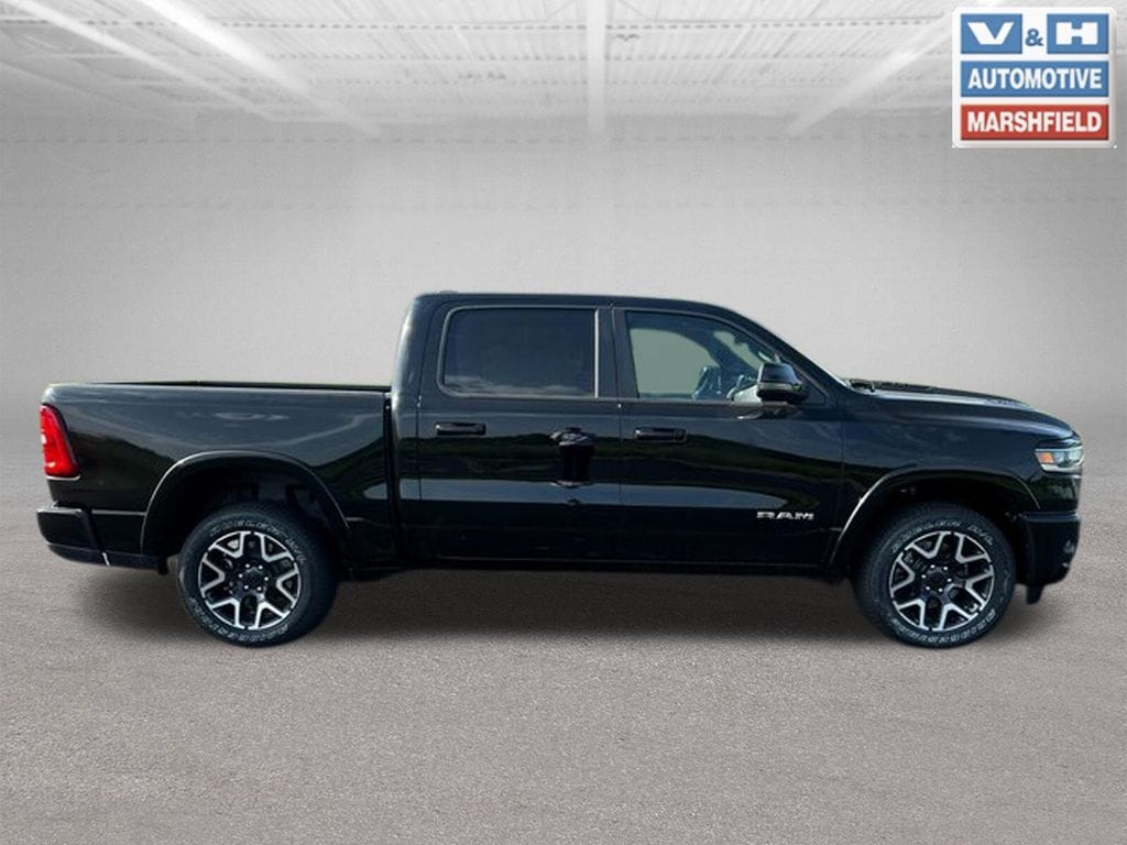 New 2025 Ram 1500 LARAMIE CREW CAB 4X4 5'7 BOX Pickup