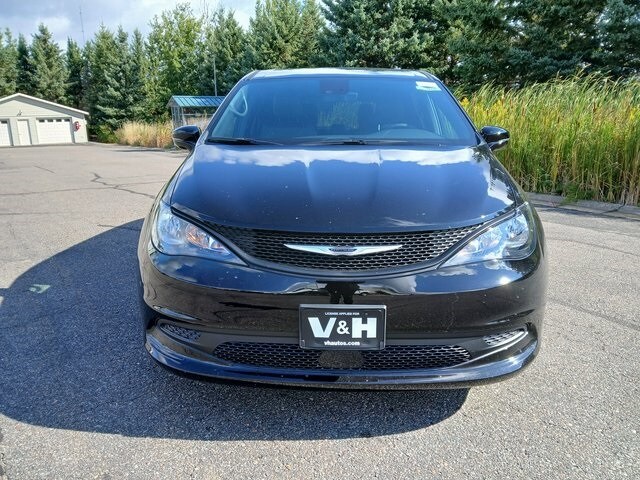 2026 Chrysler Voyager LX photo 2