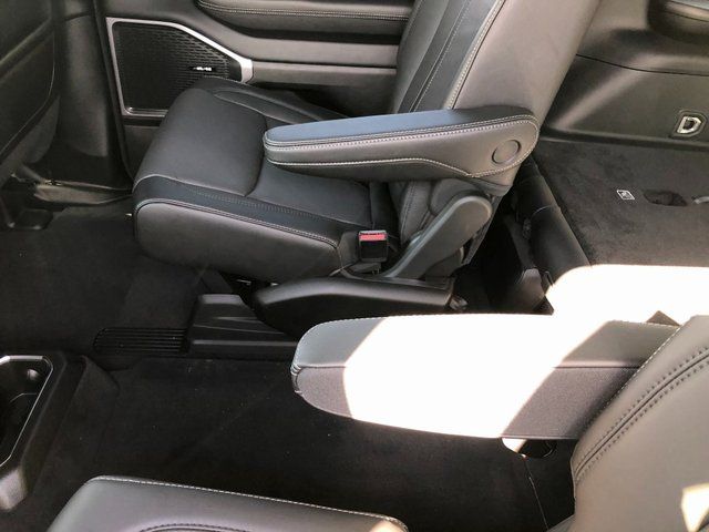 2025 Jeep Wagoneer Series II - Photo 13