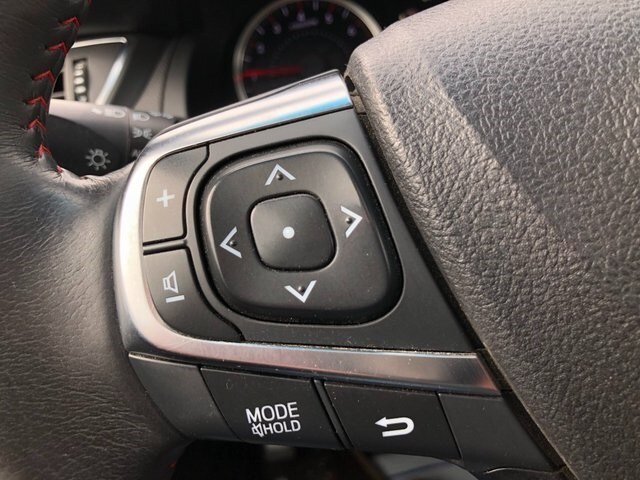 2016 Toyota Camry SE photo 4