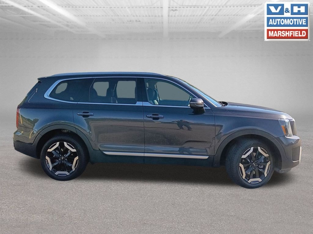 Used 2025 Kia Telluride S SUV