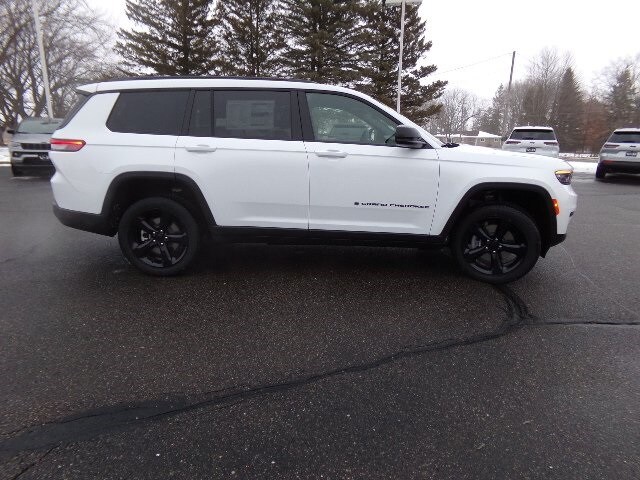 2024 Jeep Grand Cherokee Altitude X photo 2