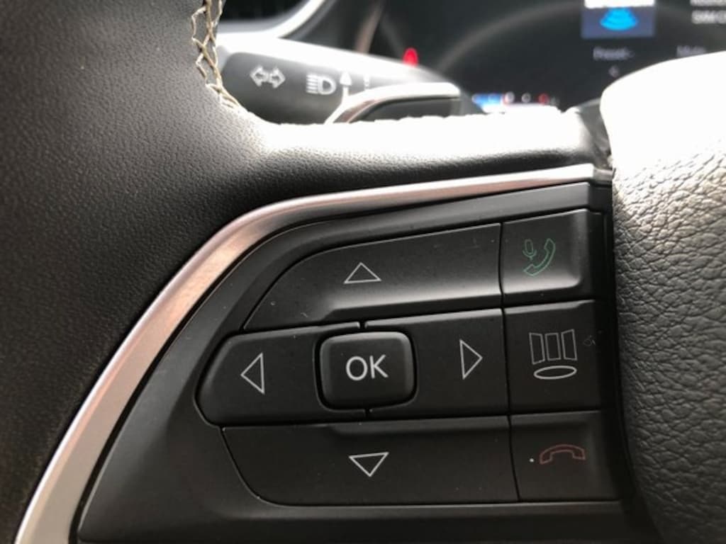 Used 2024 Jeep Grand Cherokee L Altitude SUV