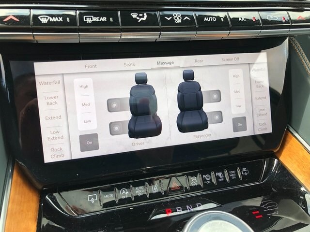 2022 Jeep Grand Wagoneer II photo 3