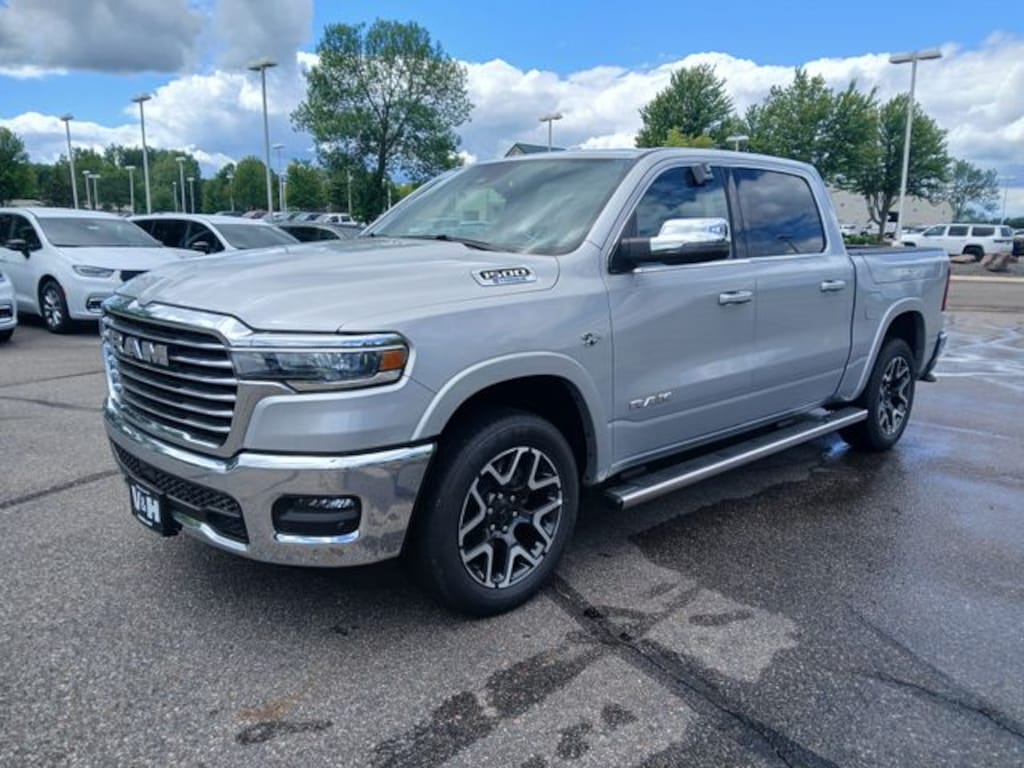 New 2026 Ram 1500 LARAMIE CREW CAB 4X4 5'7 BOX Pickup