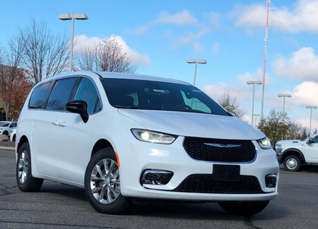 New 2026 Chrysler Pacifica SELECT AWD Passenger Van