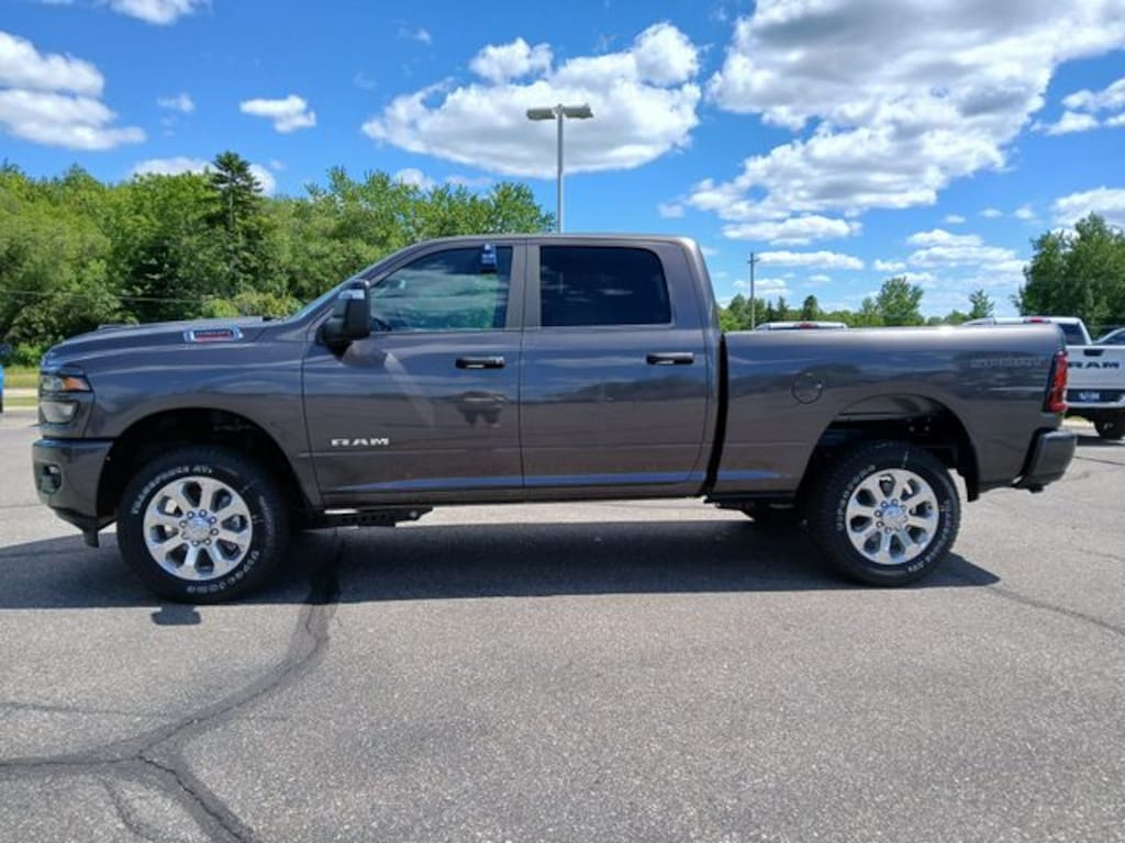 New 2026 Ram 2500 BIG HORN CREW CAB 4X4 6'4 BOX Pickup