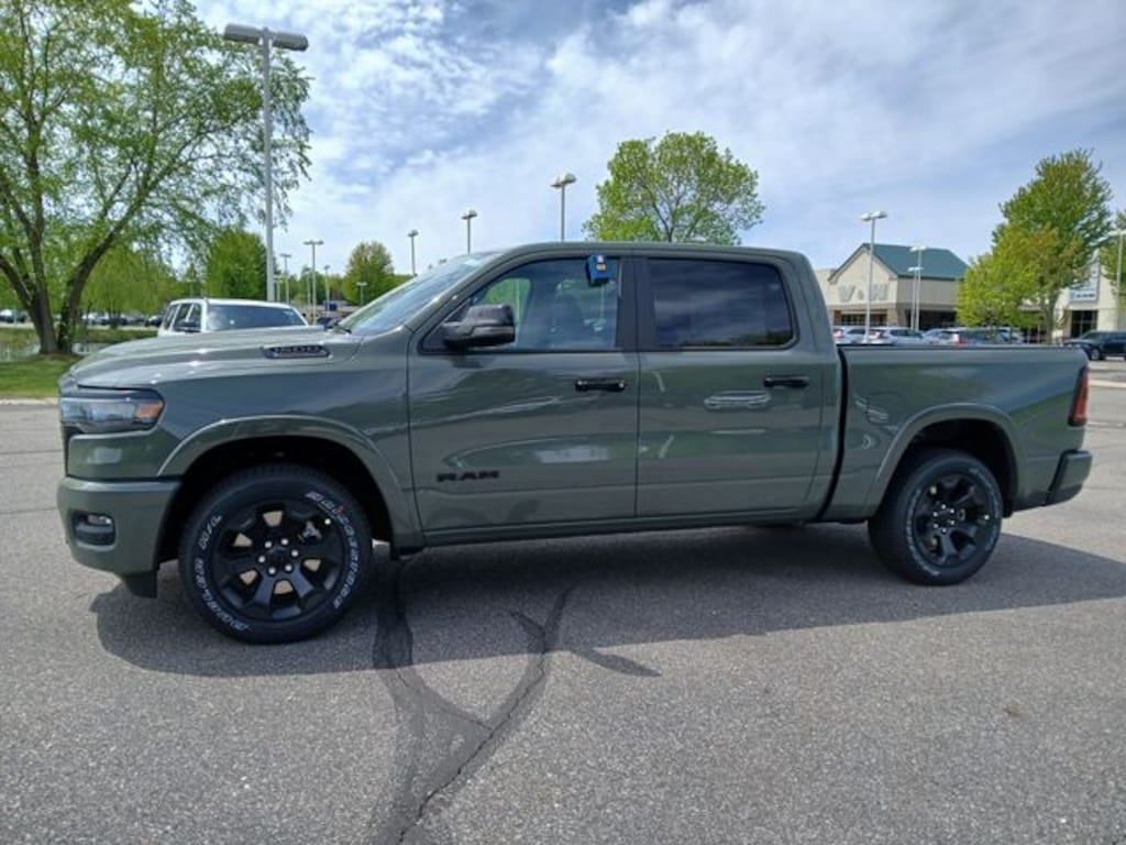 New 2026 Ram 1500 BIG HORN CREW CAB 4X4 5'7 BOX Pickup