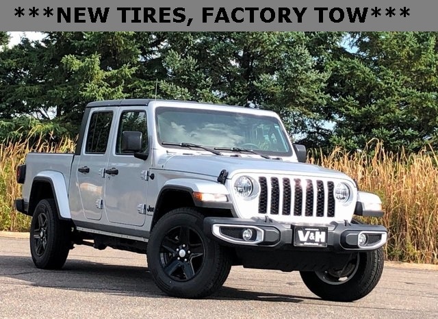 2023 Jeep Gladiator Sport S's photo
