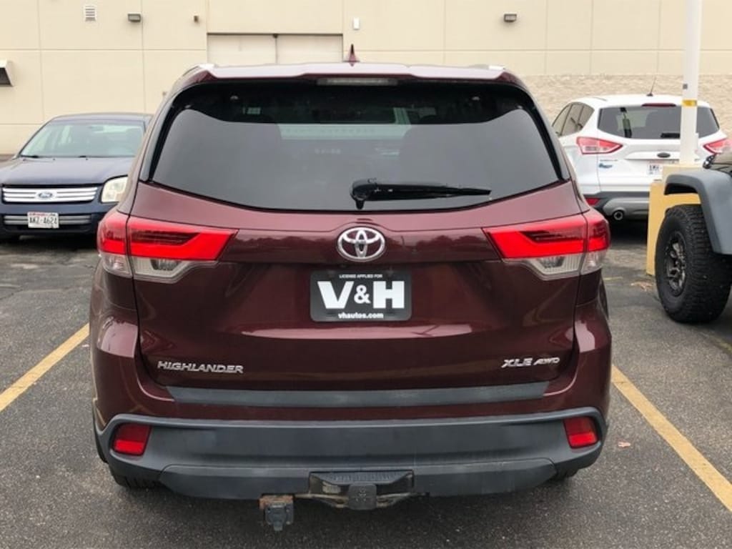 Used 2017 Toyota Highlander XLE SUV