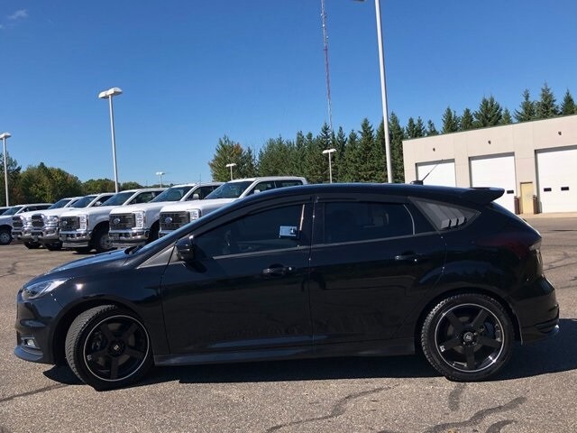 2018 Ford Focus ST photo 2