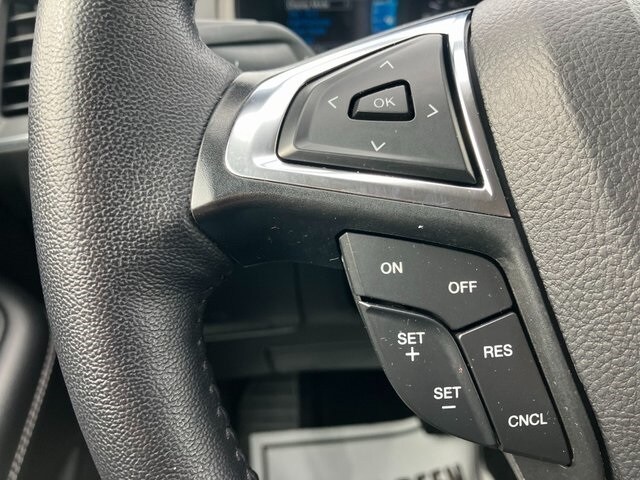 2024 Ford Edge Titanium photo 4