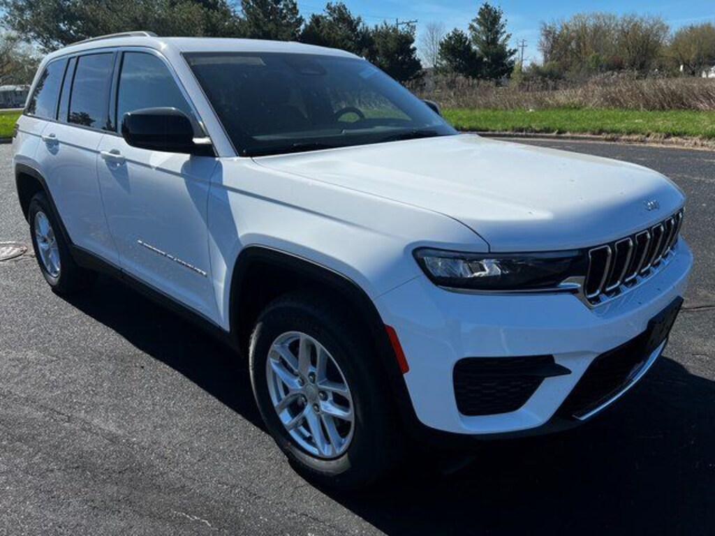 New 2025 Jeep Grand Cherokee LAREDO X 4X4 Sport Utility