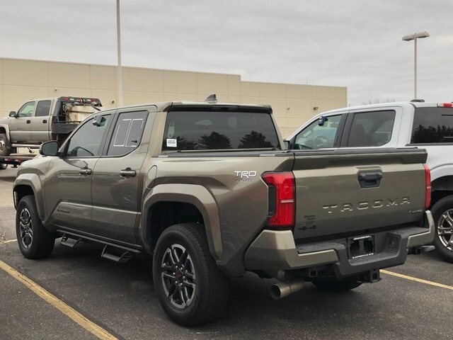 2025 Toyota Tacoma TRD Sport photo 2