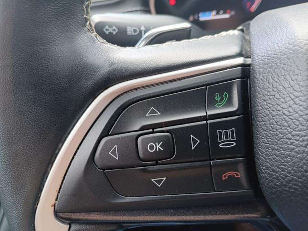 Used 2022 Jeep Grand Cherokee Laredo SUV