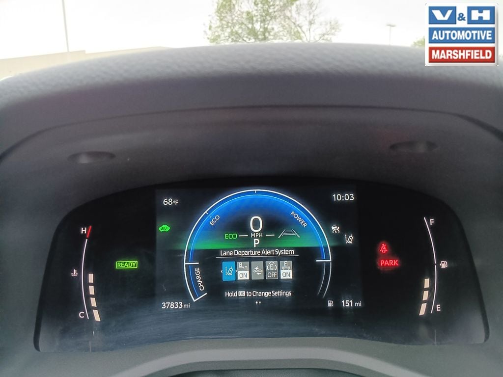 2025 Toyota Camry SE - Photo 6
