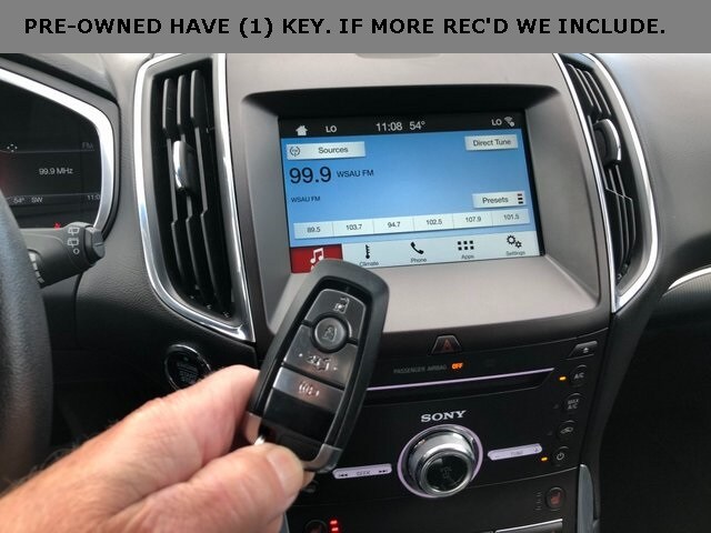 2018 Ford Edge Titanium photo 2