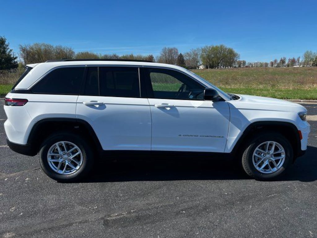 New 2025 Jeep Grand Cherokee LAREDO X 4X4 Sport Utility