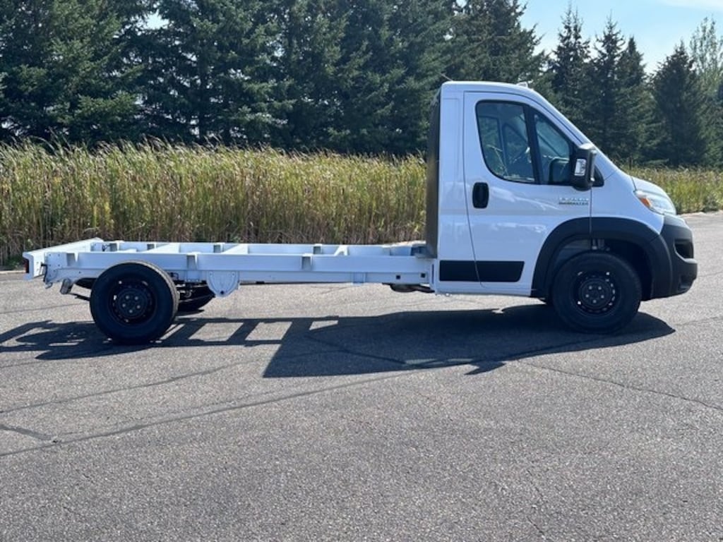 New 2024 Ram ProMaster PROMASTER 3500 SLT CUTAWAY 159' WB / 104' CA Cab/Chassis